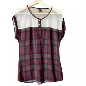 Naguchi V-Neck Button Down Sleeveless Shirt in Plaid